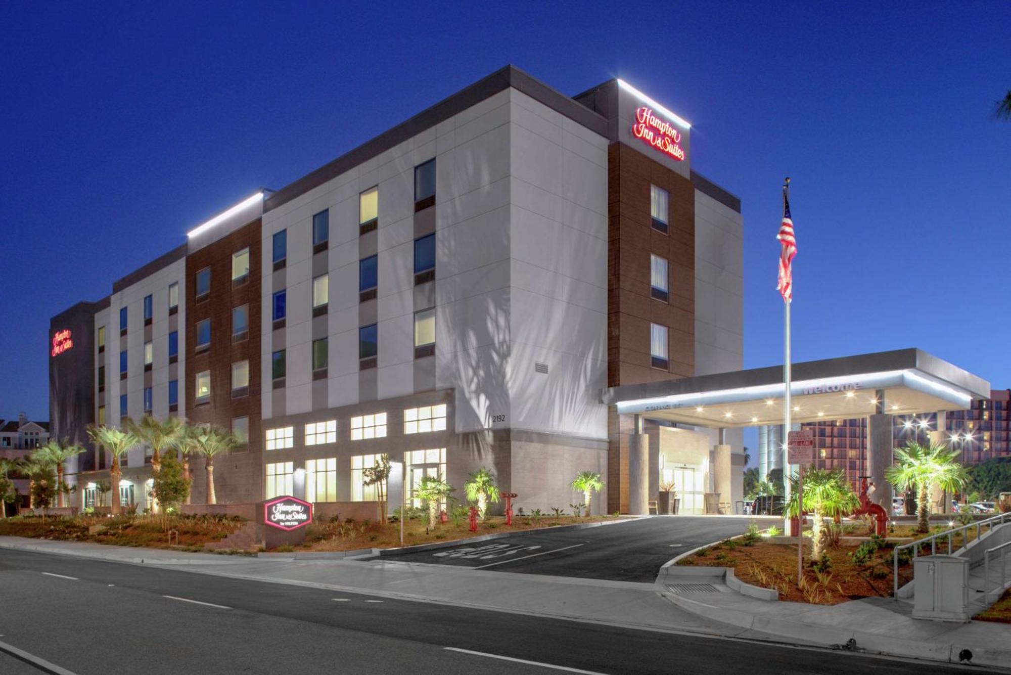 Hampton Inn & Suites Irvine/Orange County Airport Exterior photo